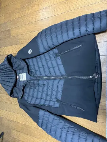 후드 부착 다운 자켓 블랙