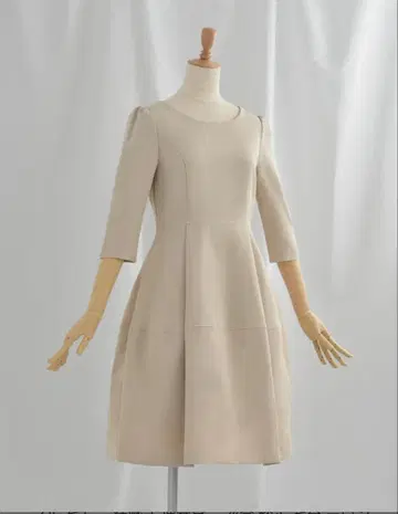 REGINA RISURRE 펄 베이지 깔끔 원피스 캐서린