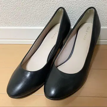 [ 거의 미사용 ] 콜한 펌프스 가죽 블랙 워터프루프