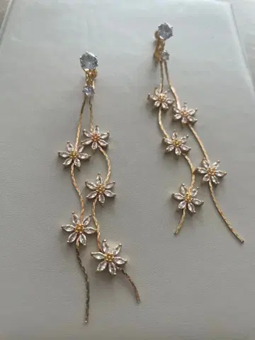 꽃 모티브 롱 귀찌