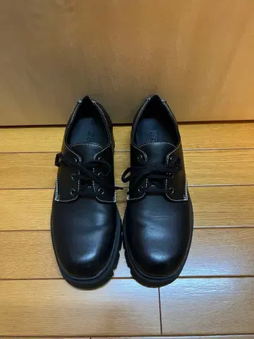 블랙 가죽 레이스업 슈즈