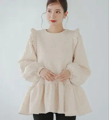 Fitmore 다이아 자카드 티어드 상의 (베이지)