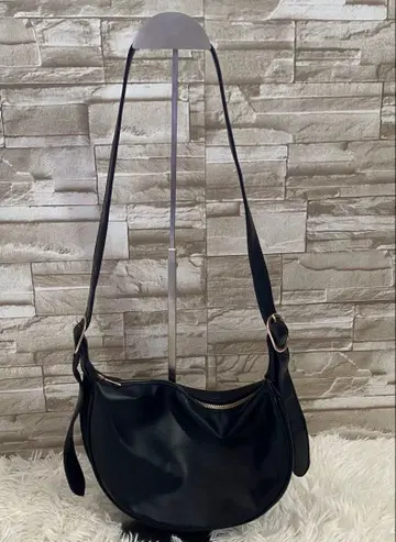 숄더백 블랙 심플