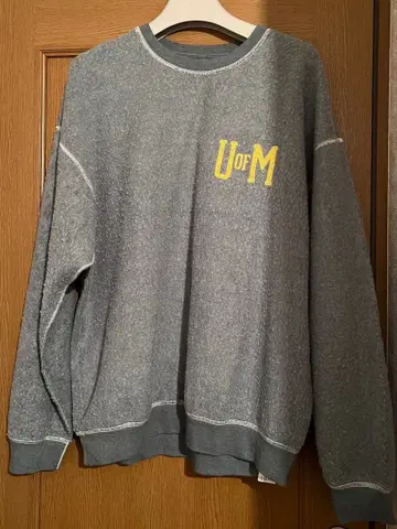 카와구치 하루나 착용 THRIFTY LOOK 'U&M' 맨투맨