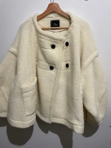 cen. 보아 코트 White