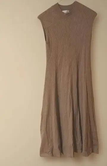 JILL STUART 슬리브리스 니트 원피스 베이지 브라운