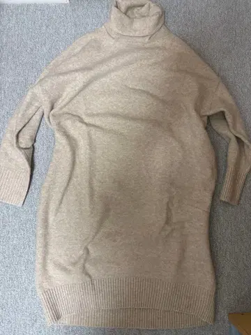 유니클로 수플레얀 터틀넥 원피스