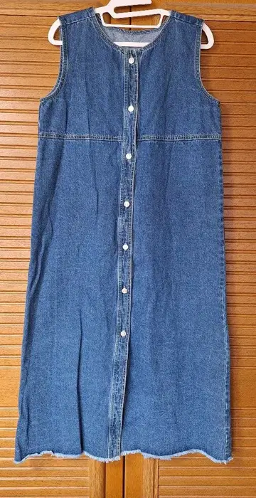 슬리브리스 데님 원피스