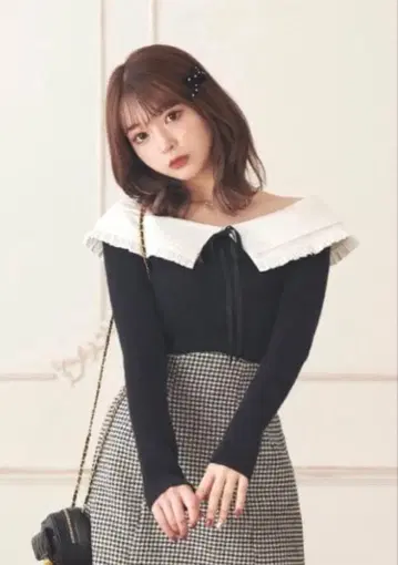 M me eme 오프숄더 니트