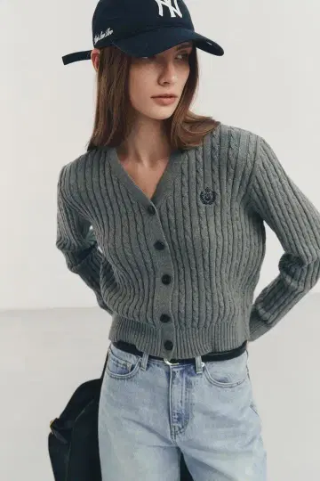 DUNST Crest Logo Cable Cardigan 멜란지 그레이