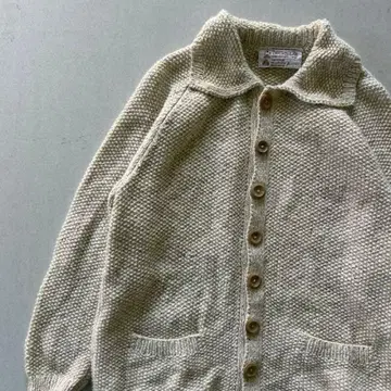 인버아란 니트 가디건 카라 부착 브라운 택 아이보리 화이트