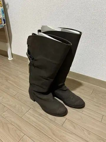 23구 다크 브라운 버클 롱 부츠