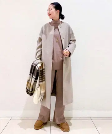 저널 스탠다드 슈퍼140 비버 노카라 코트 S 사이즈