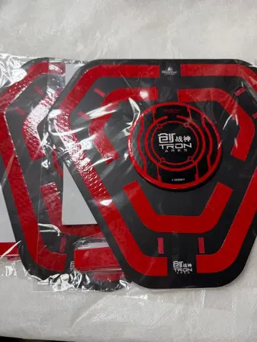 상하이 디즈니 트론 캔뱃지 2개