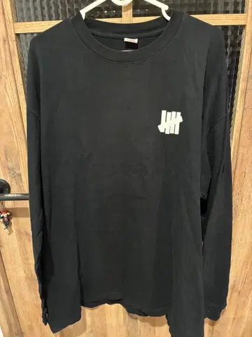 UNDEFEATED 블랙 롱 슬리브 T셔츠 XL