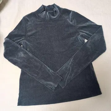미사용 블루 그레이 하이넥 티셔츠