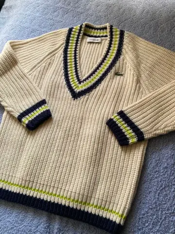 LACOSTE V넥 스웨터 36