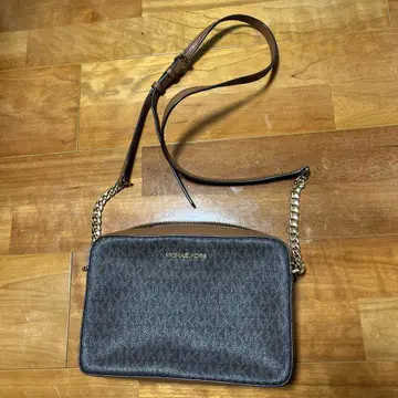 MICHAEL KORS 브라운 숄더백