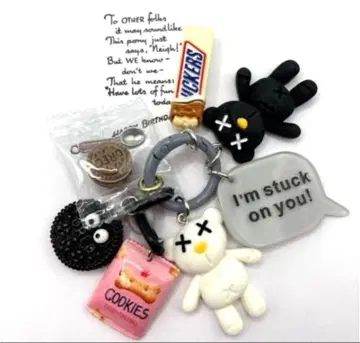 [ black x white? ] 자라라 키링