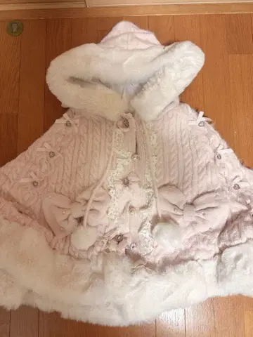 LIZLISA 폼폼 리본 니트 퍼 판초