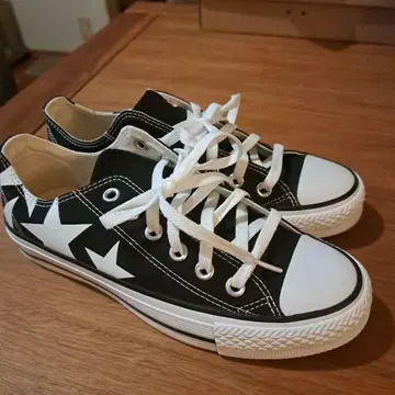 컨버스 별 패턴 블랙 스니커즈