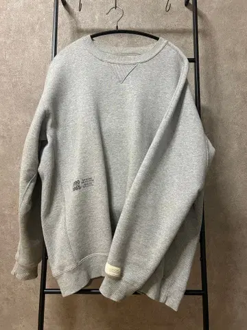 [ 세일 ] New Balance 그레이 맨투맨 L 사이즈