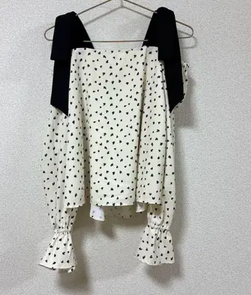 PROPORTION 하트 무늬 블라우스