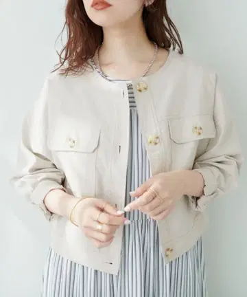 베이지 면 린넨 노카라 7부 소매 숏 블루종