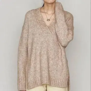 아스트라트 V넥 니트 베이지