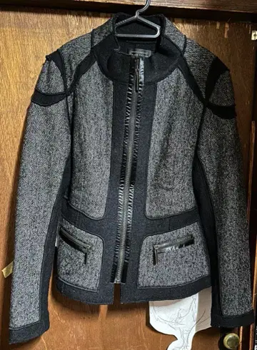 그레이와 블랙 울 자켓 40 사이즈