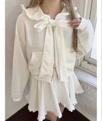 PHILLY [ 가을/겨울 신상 ] 빅 리본 후드티