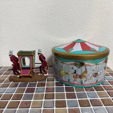 [ 장미 판매 불가 ] 지브리 파크 회전목마 캔과 고무 인간 피규어 세트