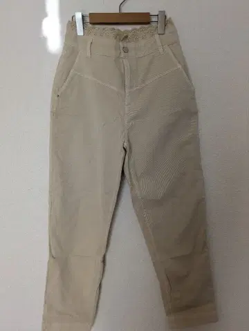 GUESS 베이지 치노 팬츠 레이스 포함