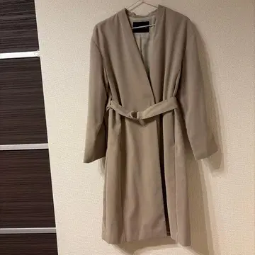 베이지 벨트 코트