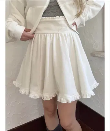 PHILLY [ 가을/겨울 신상 ] 프릴 맨투맨 스커트