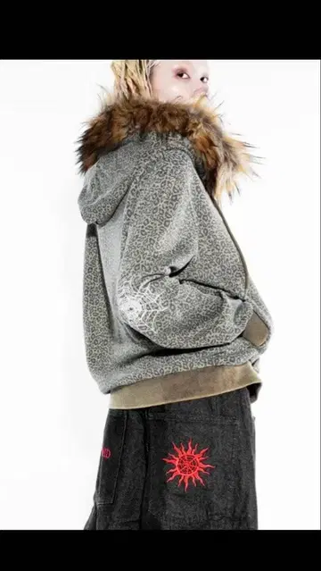 NOREMID RIGID DENIM BLACK/RED 레어 컬러