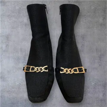 다이애나 블랙 스웨이드 부츠 금장 장식 포함