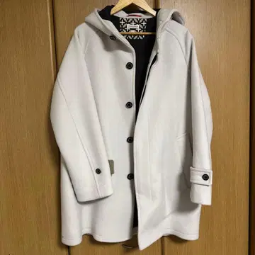 드레스트리아 코트