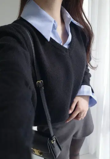 셔츠 레이어드 스타일 V넥 니트