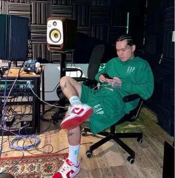 GAP 그린 맨투맨