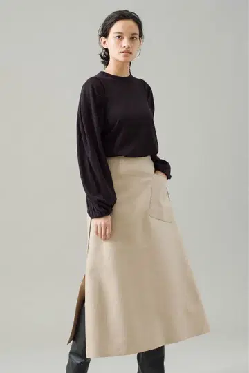 에부르 ebure 라이트 울 실크 플레어 스커트 36 사이즈 론 헤르만