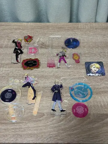 쿠루스 쇼 아크릴 스탠드 캔 배지 세트