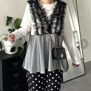 프로즈 베일 튤 프릴 도킹 페플럼 상의