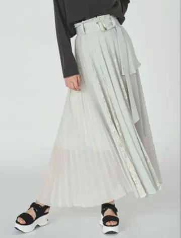 SNIDEL 스나이델 플리츠 디테일 스커트