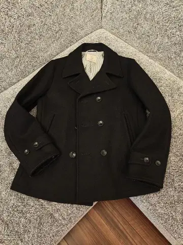 BEAUTY & YOUTH 블랙 피 코트