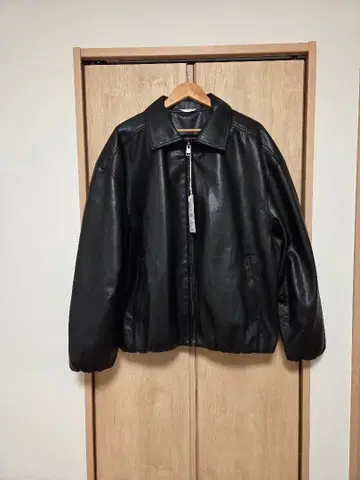 ZARA 인조 가죽 봄버 자켓 XL 사이즈