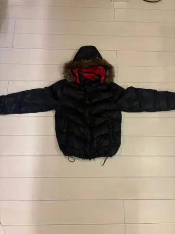 LICORICE 블랙 다운 자켓 후드 부착