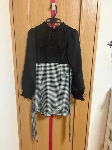 pium 피윰 스퀘어 프릴 도킹 원피스