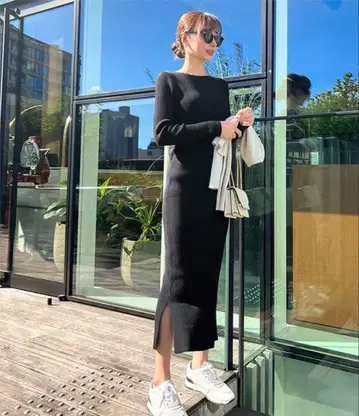 오카베 아유미 씨 콜라보 리브 니트 롱 슬리브 원피스 블랙