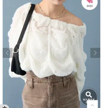 미스틱 신상! 오프숄더 화이트 니트